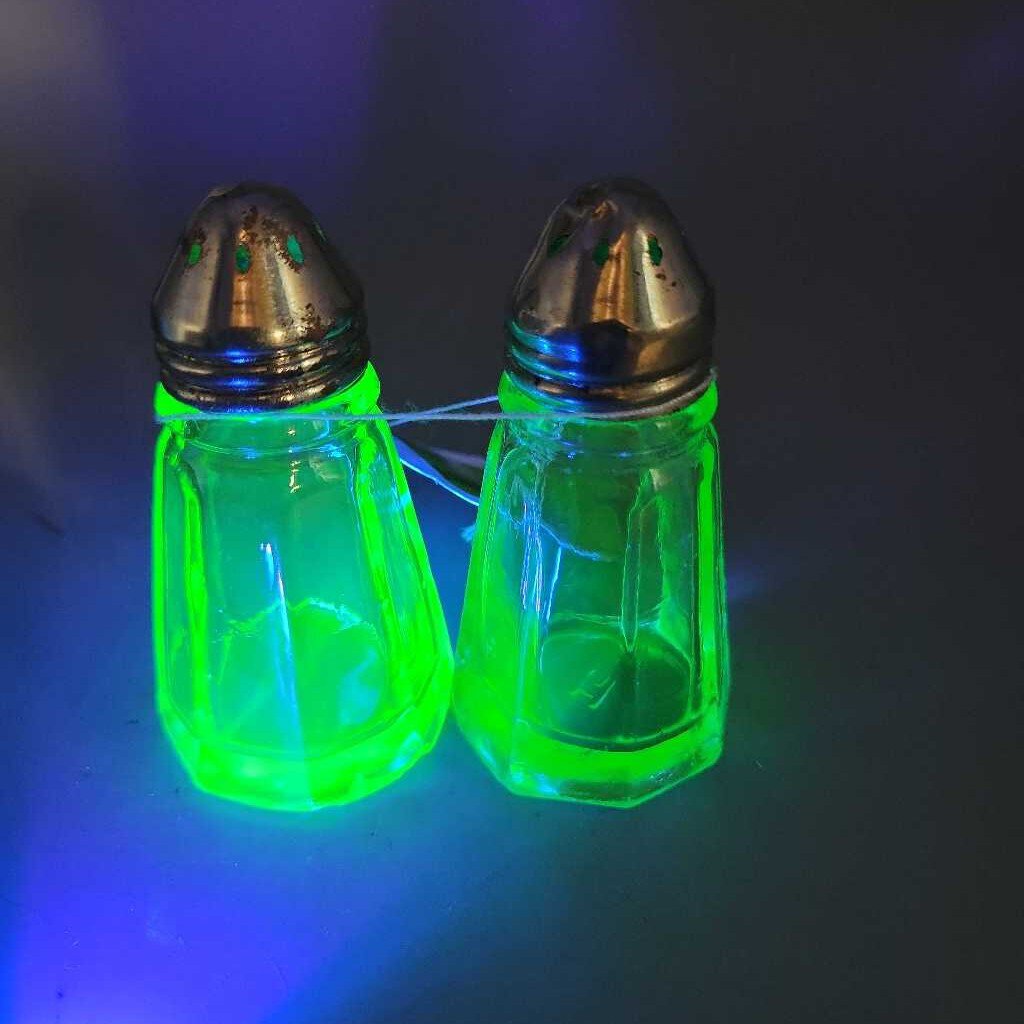 Uranium Glass salt/pepper (NS) #4193