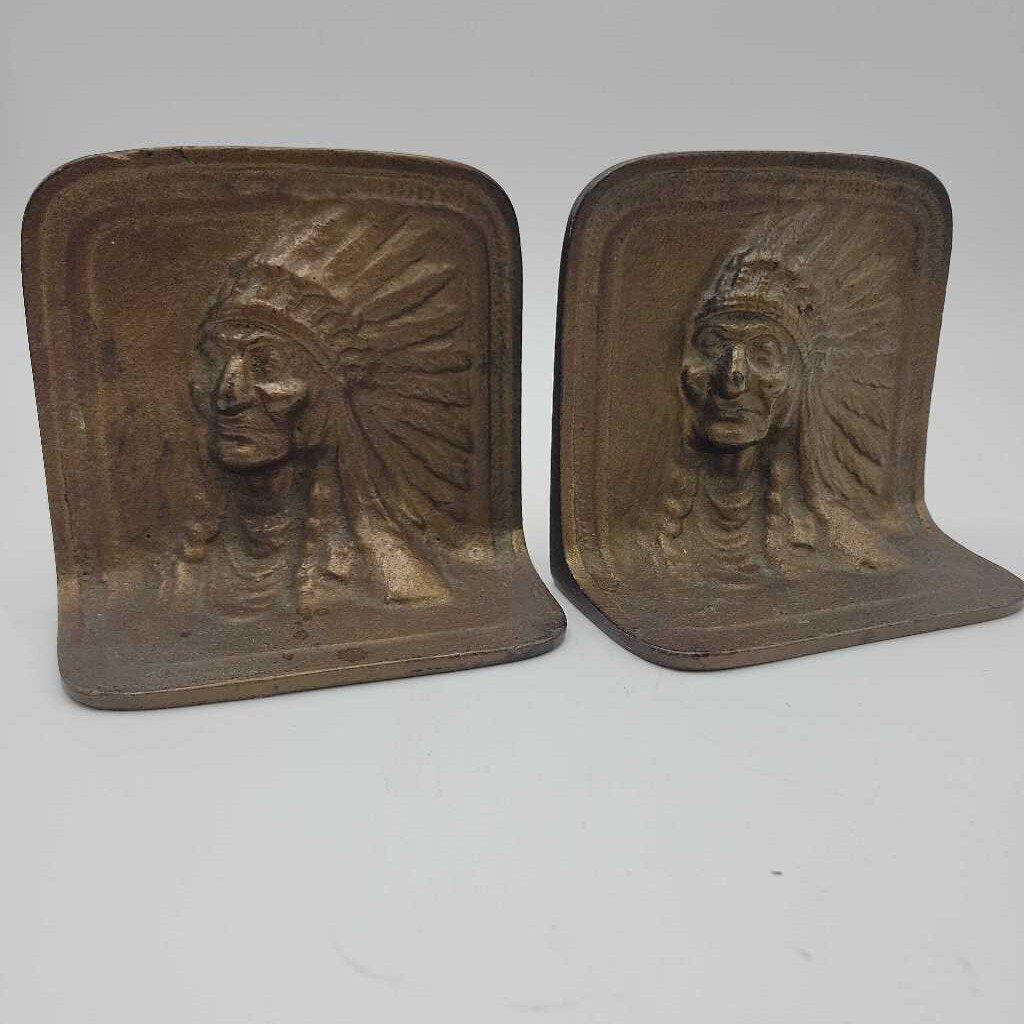 Cast Indigenous Book Ends (SBG)