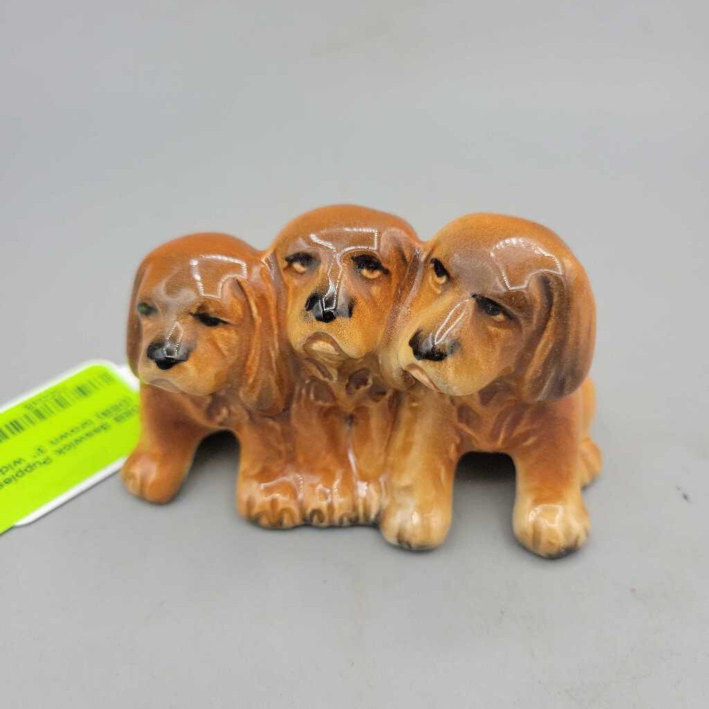 Beswick Puppies trio Spaniels (DEB)