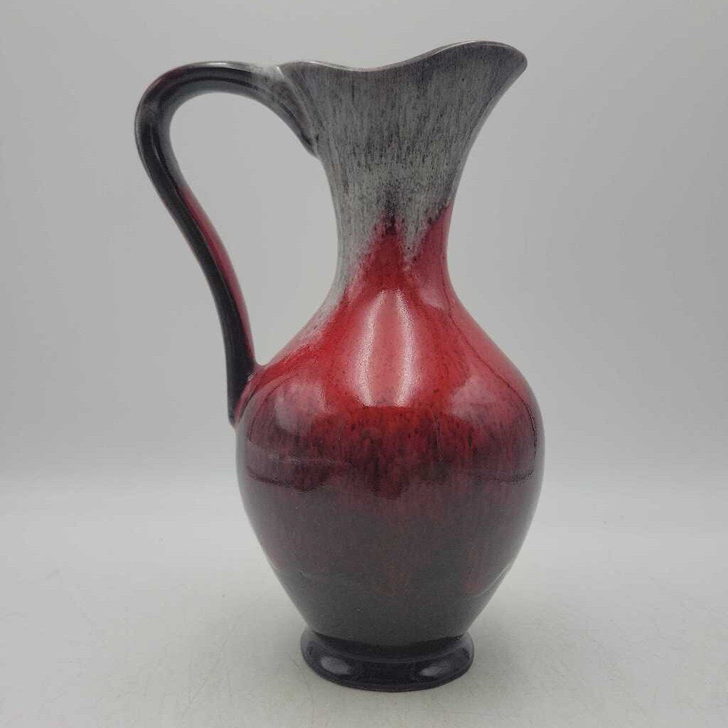 Red Canadian pottery vase (LIND)