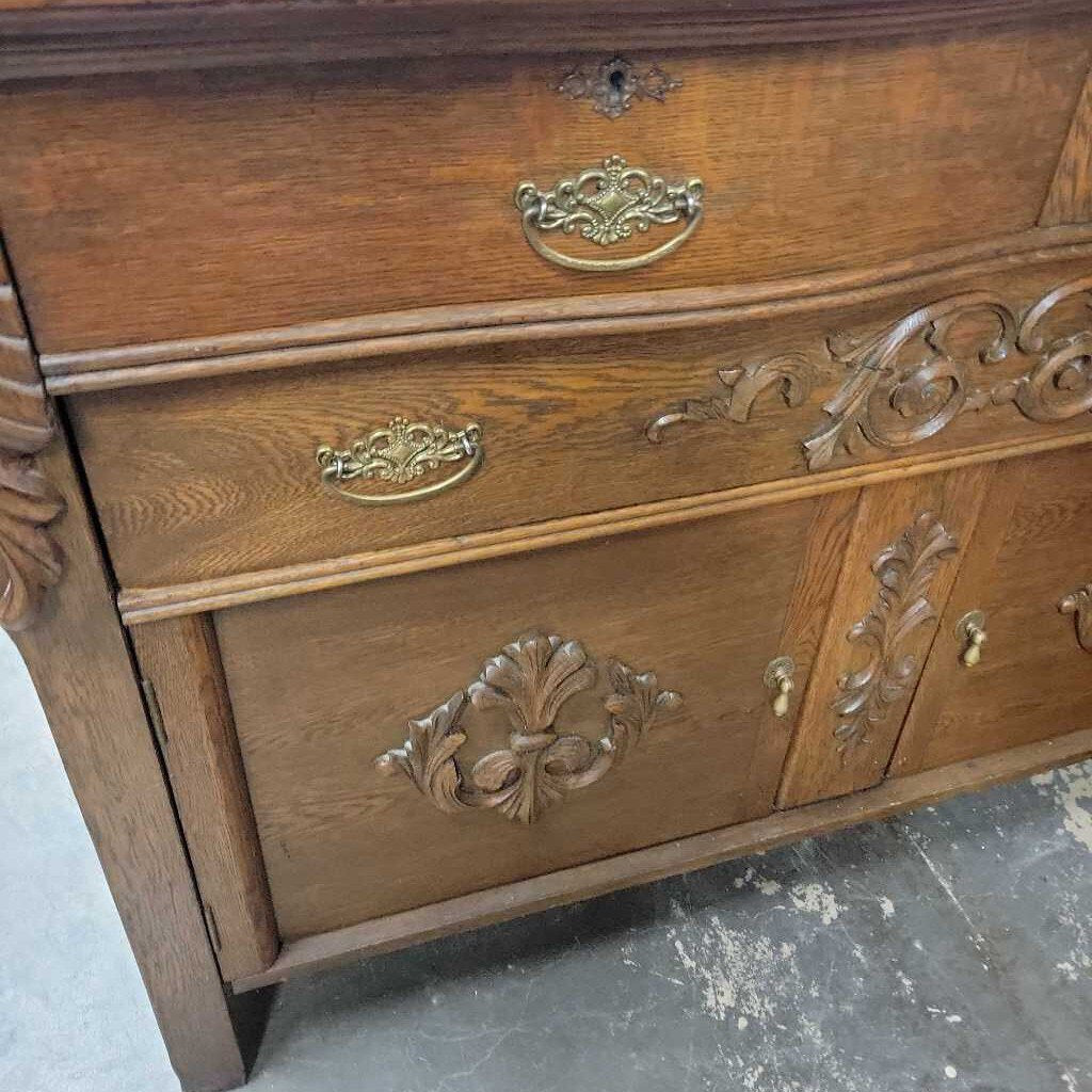 Vintage Oak Sideboard (YVO) (411)