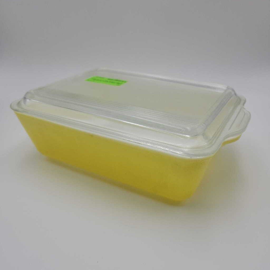 Yellow pyrex container (LIND)