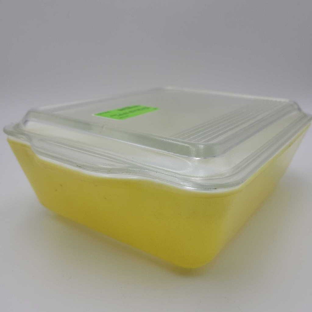 Yellow pyrex container (LIND)