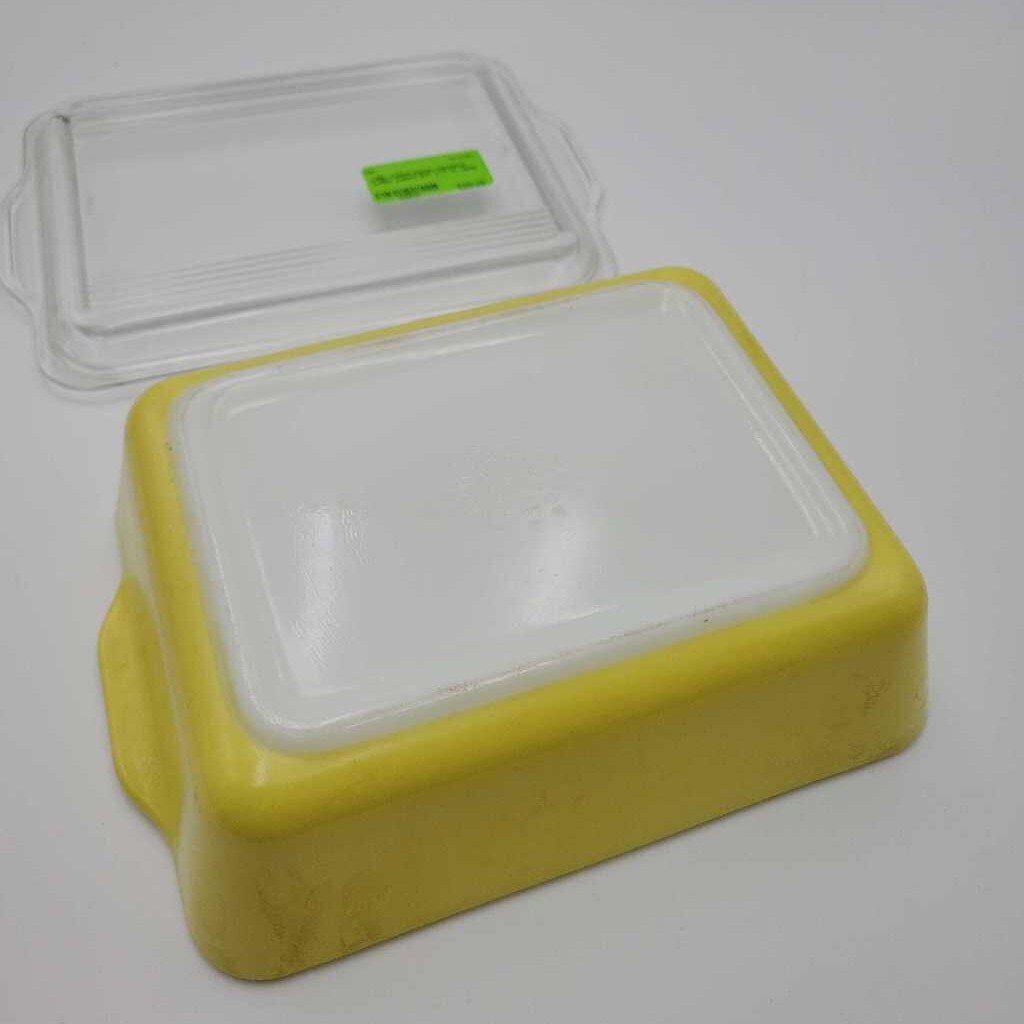 Yellow pyrex container (LIND)