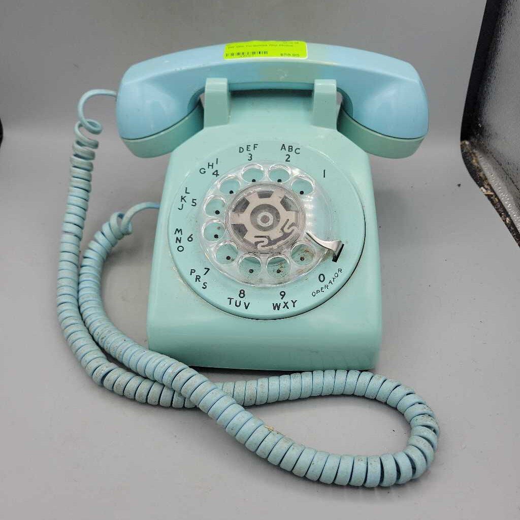 Old Turquoise Dial Phone telephone (DR)