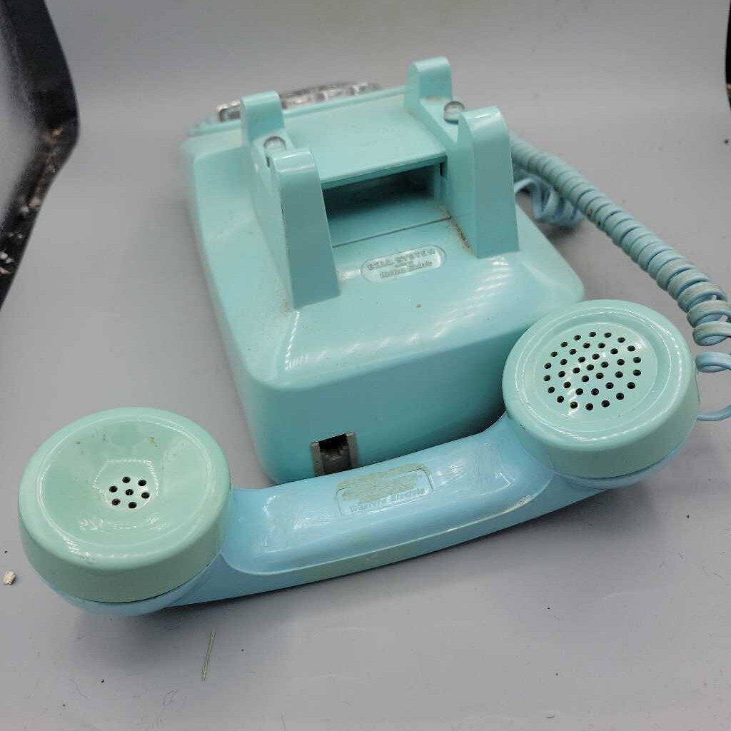 Old Turquoise Dial Phone telephone (DR)