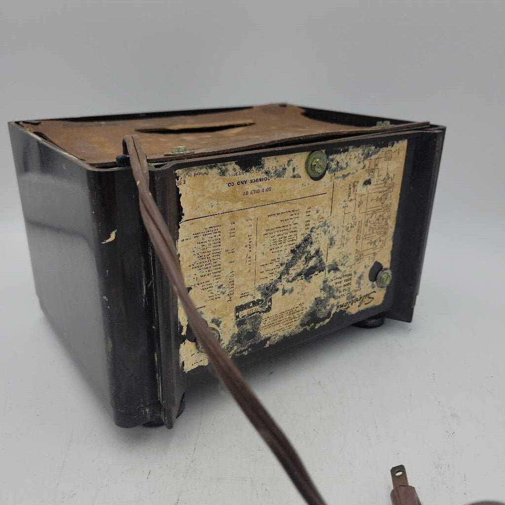 1950s Silvertone radio, works (GBZ)