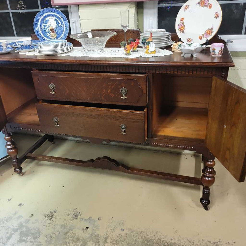 Walnut 1920's / 1930's Sideboard (NS) 4180