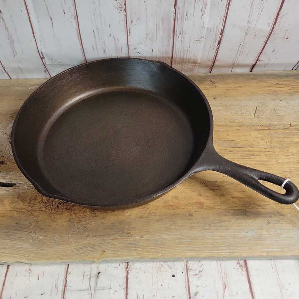 3 Notch Lodge #8 Cast Frying pan (GEC)