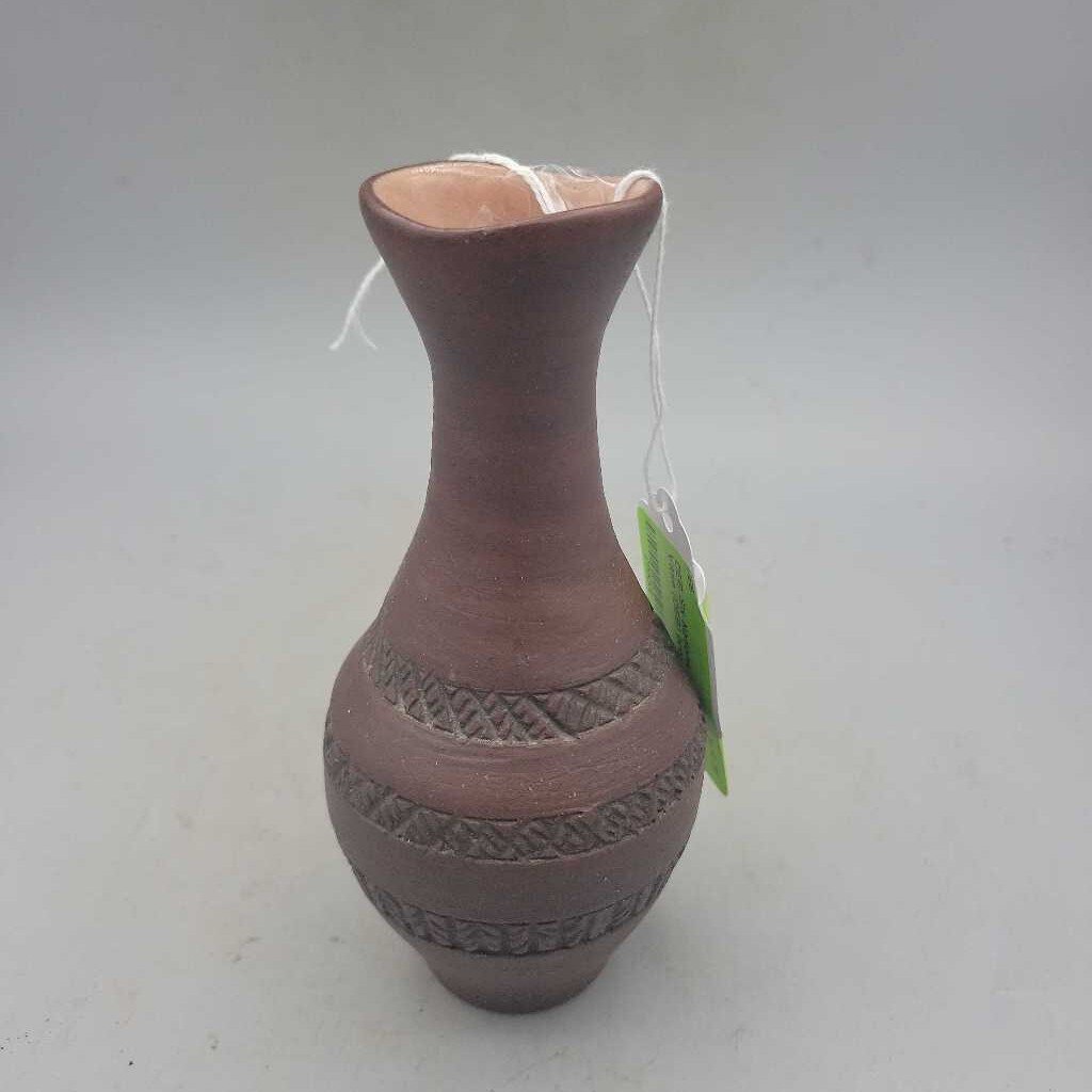 Six Nations Pottery Vase (DEB)