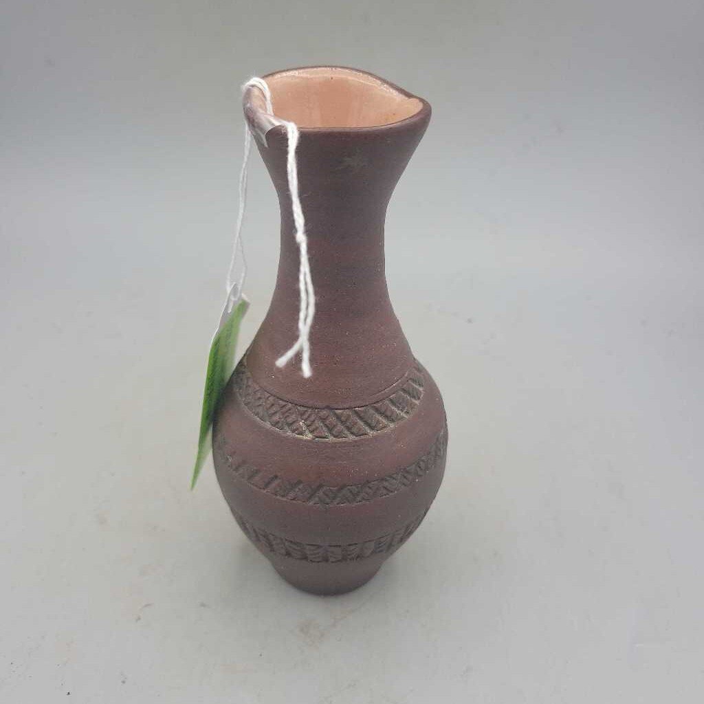 Six Nations Pottery Vase (DEB)