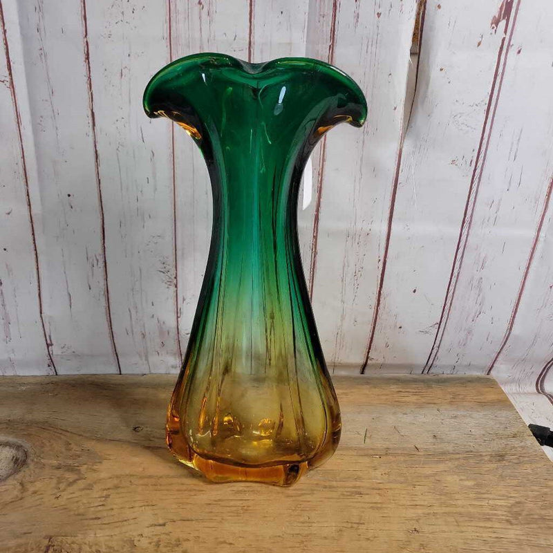 Art Glass Vase (DEB)