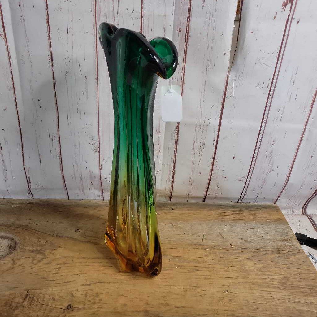 Art Glass Vase (DEB)