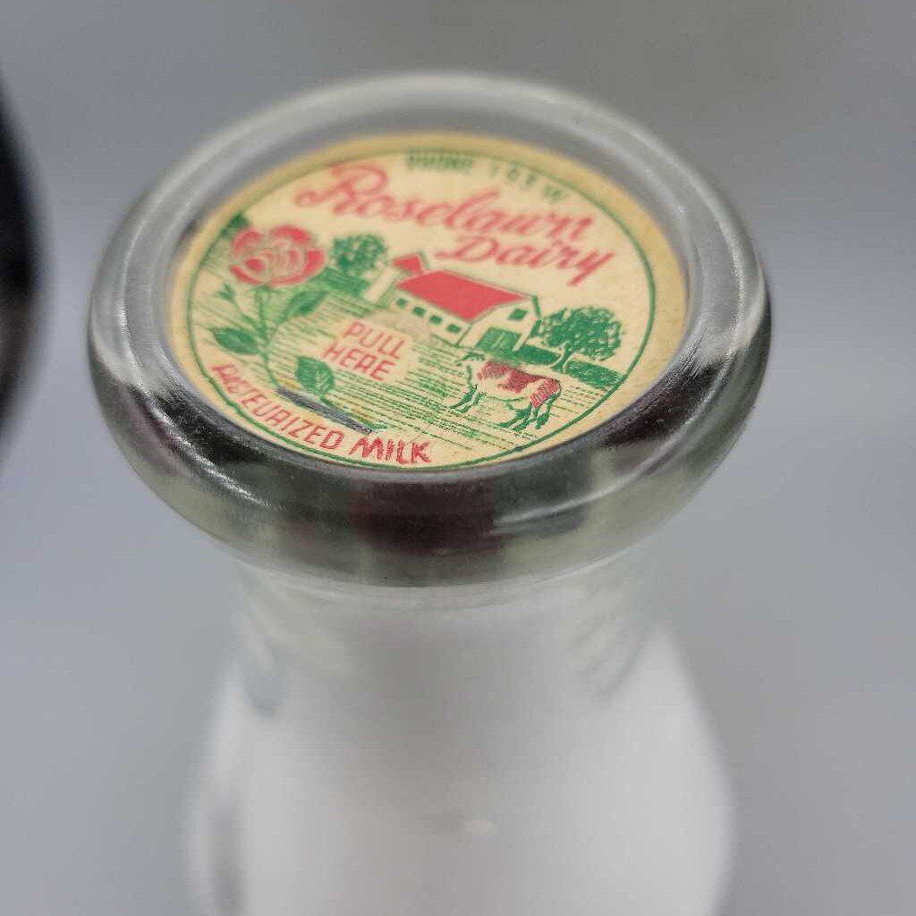 Roselawn Dairy Milk Bottle Cayuga (JAS)