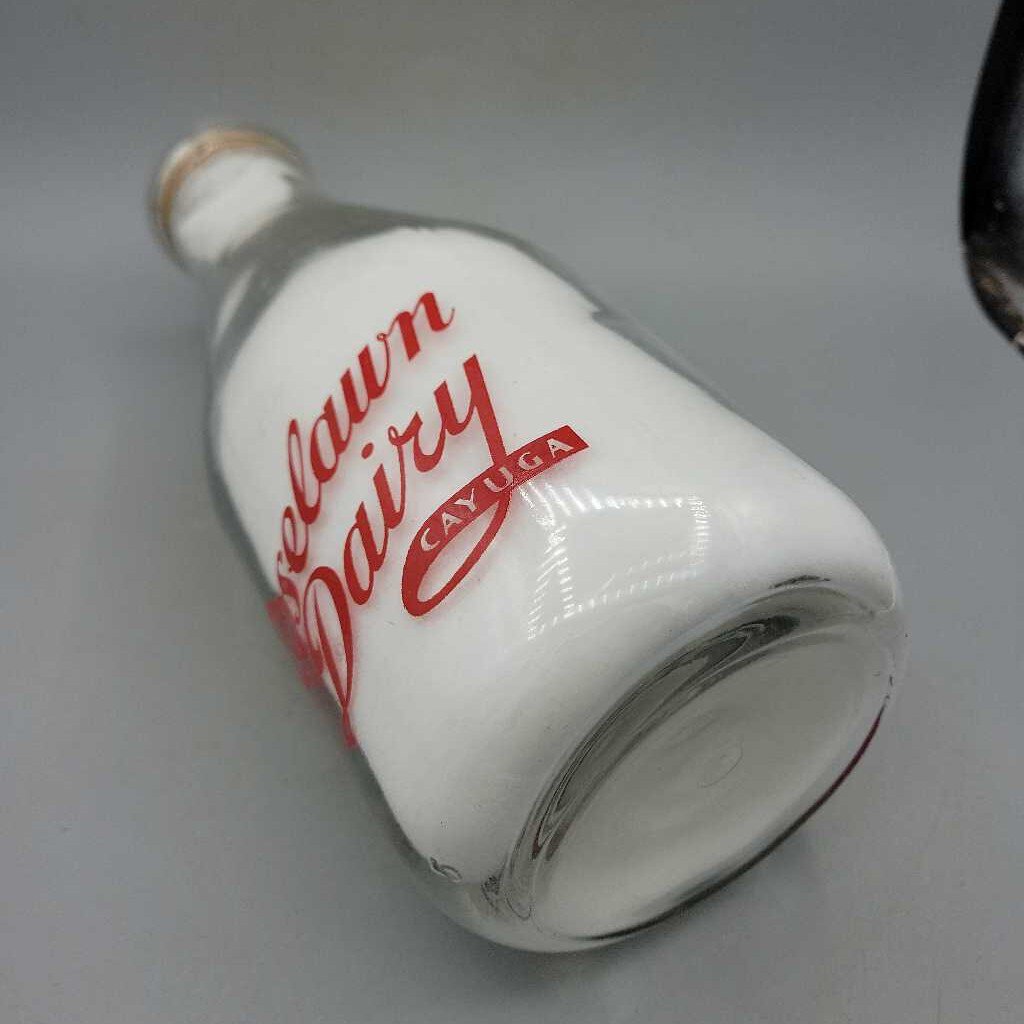 Roselawn Dairy Milk Bottle Cayuga (JAS)