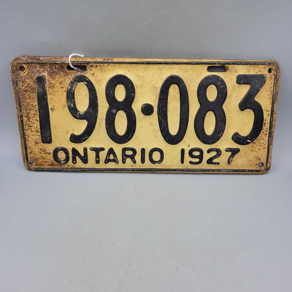 Antique Set of Ontario license plates 1927 (DEB)