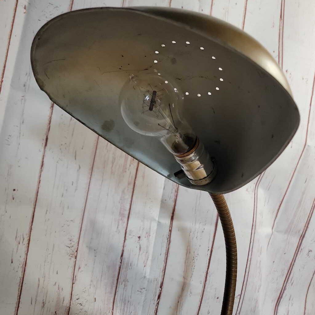 Mid Century Goose neck Lamp (DS) 3430