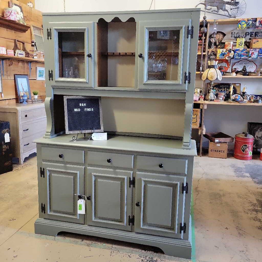 HB 1 Solid wood, 2 piece kitchen hutch