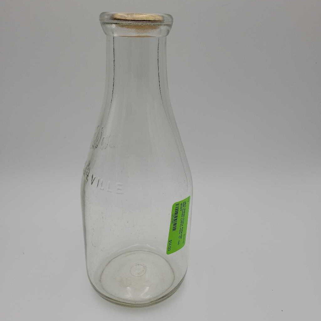 Roblin Dairy Belleville Milk bottle (JAS)
