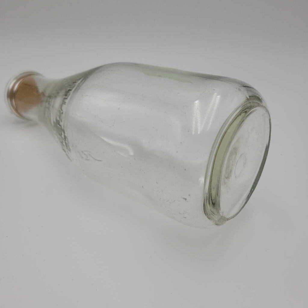 Roblin Dairy Belleville Milk bottle (JAS)