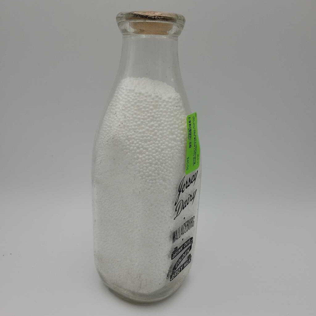 Jersey Dairy Wallaceburg Ontario Milk Bottle (Jef)