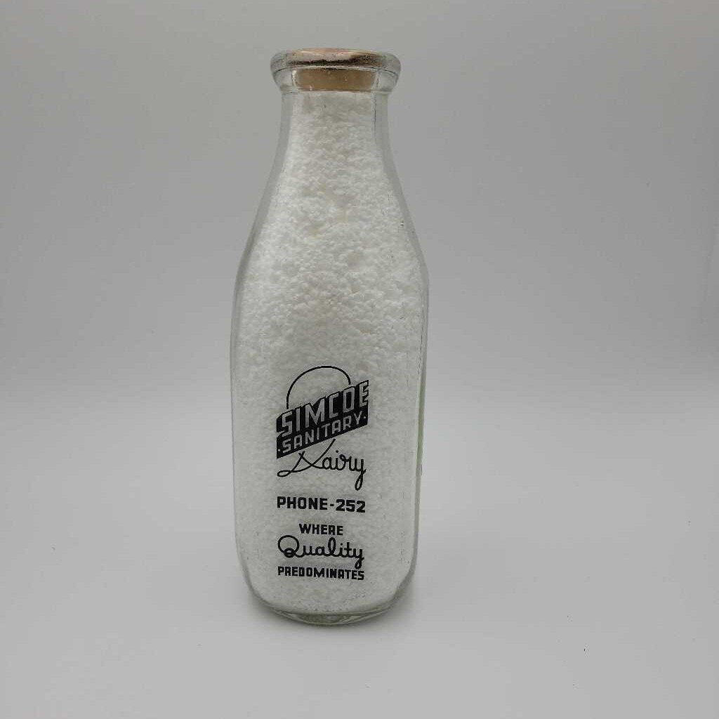 Simcoe Sanitary Dairy Milk bottle . 1/2 pint (DR) Simcoe Sanitary Dairy Milk bottle . 1/2 pint (DR)