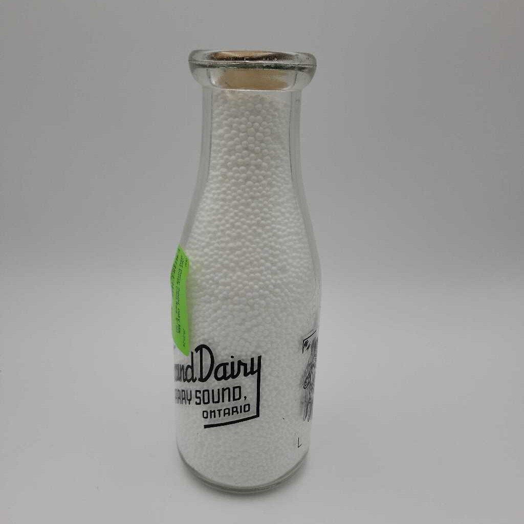 Parry Sound Dairy Milk pint bottle (Jef) Rare