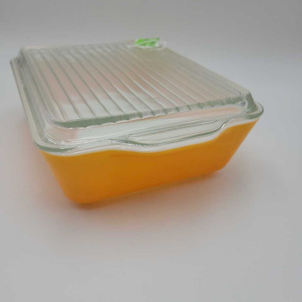 Pyrex Covered square dish (DEB)