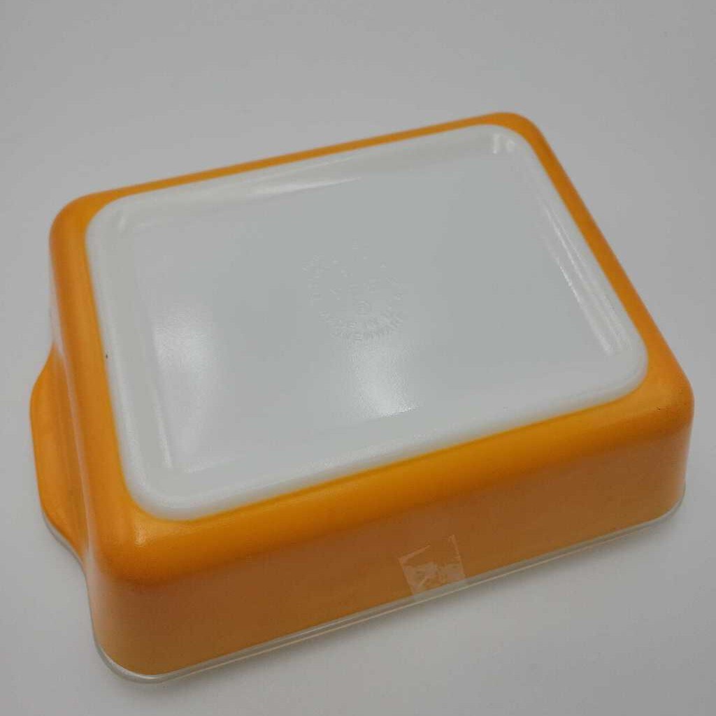 Pyrex Covered square dish (DEB)