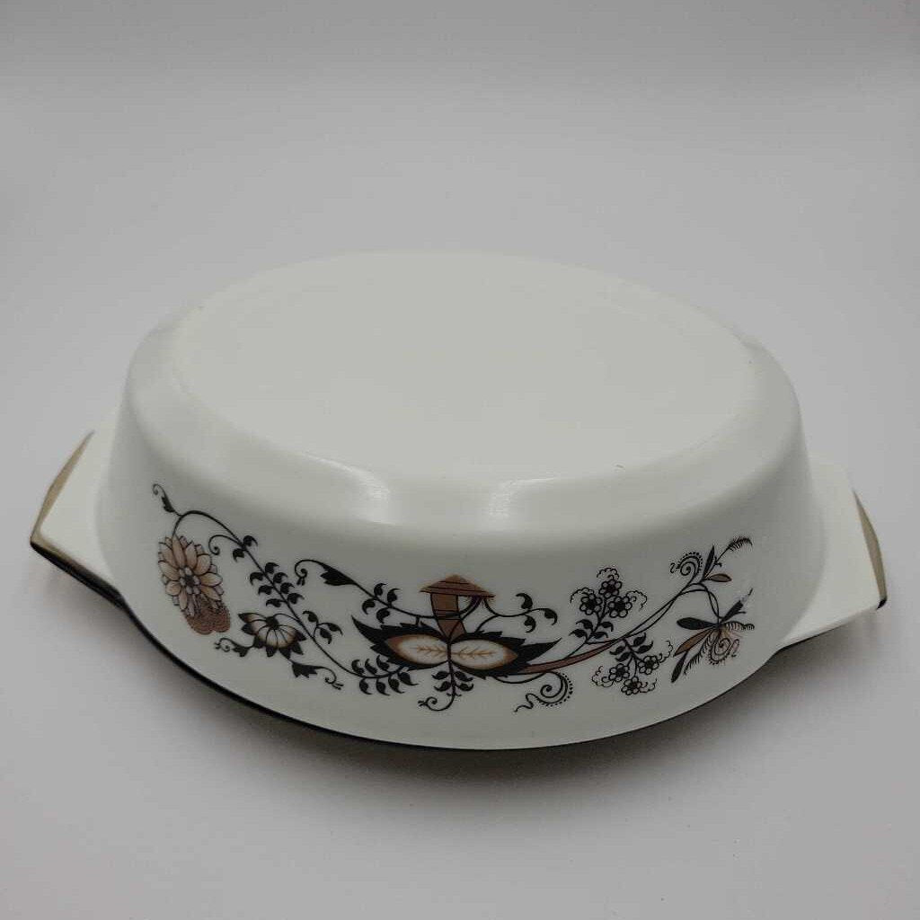 Pyrex Covered Oval dish (DEB)