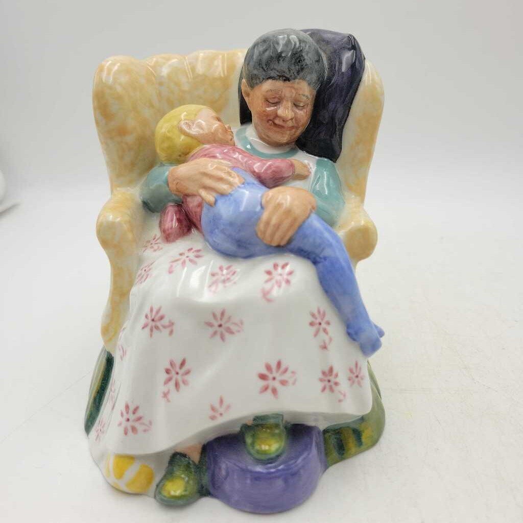 Royal Doulton "Sweet Dreams" HN#2380 (NS) #504