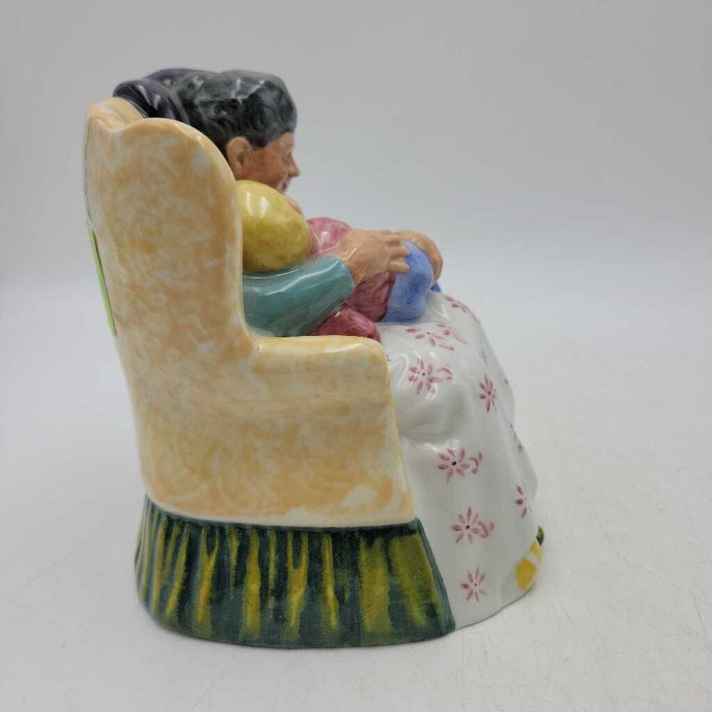 Royal Doulton "Sweet Dreams" HN#2380 (NS) #504