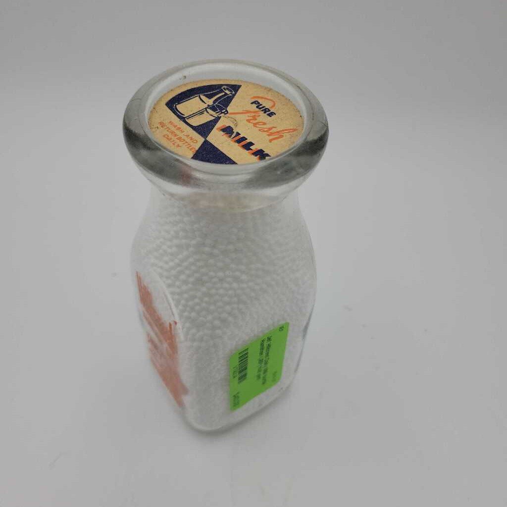 Hillcrest Dairy Milk bottle Hamilton (JEF)