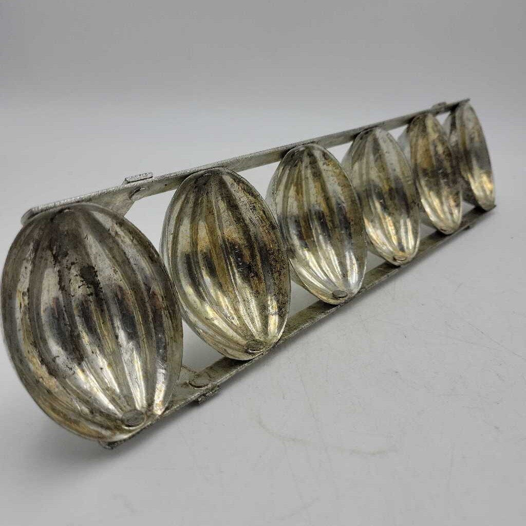 Vintage Dessert Moulds, England #2046B