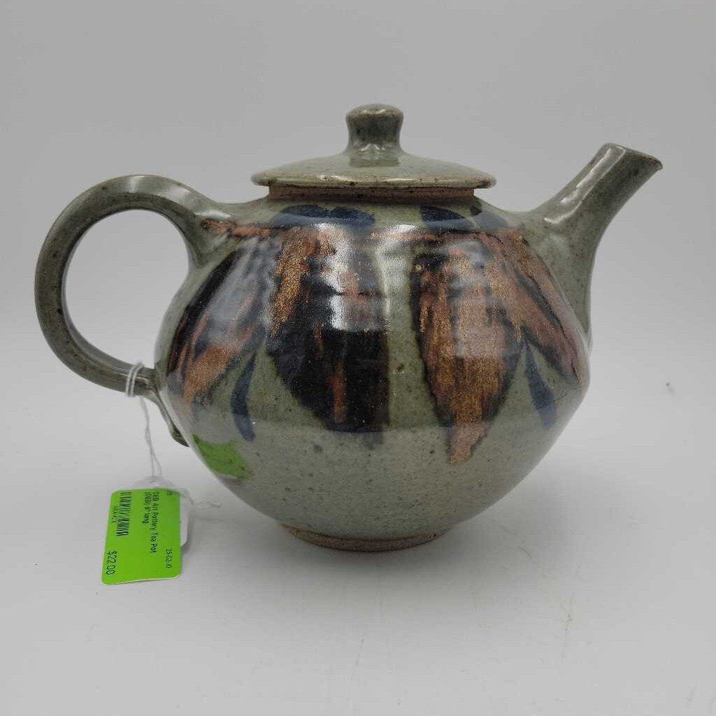 Art Pottery Tea Pot (DEB)