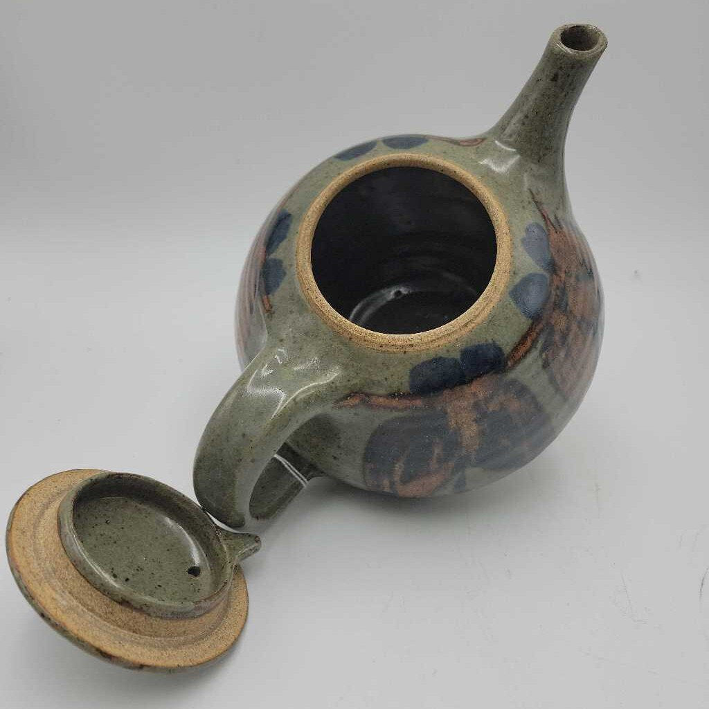 Art Pottery Tea Pot (DEB)