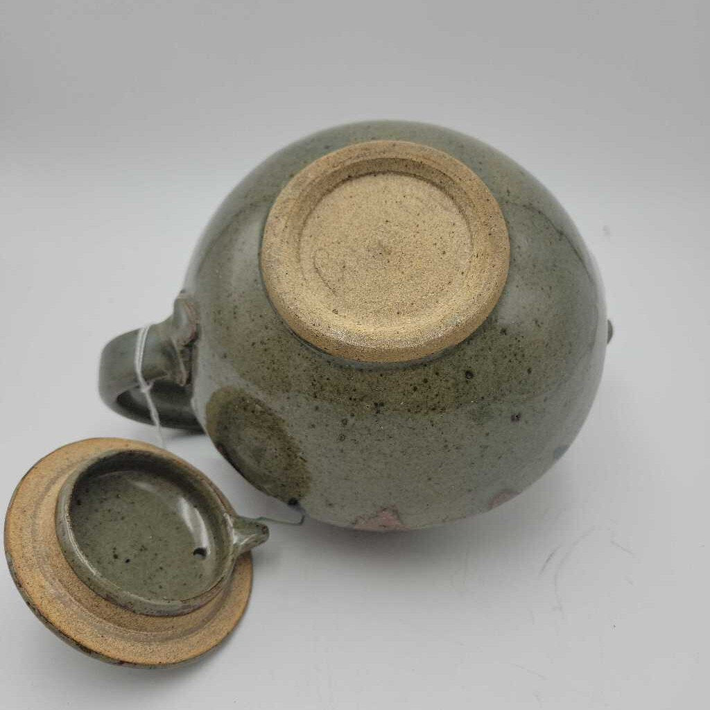 Art Pottery Tea Pot (DEB)