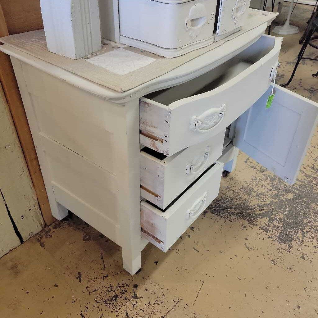 Antique Washstand Painted (RB) Antique Washstand Painted (RB)
