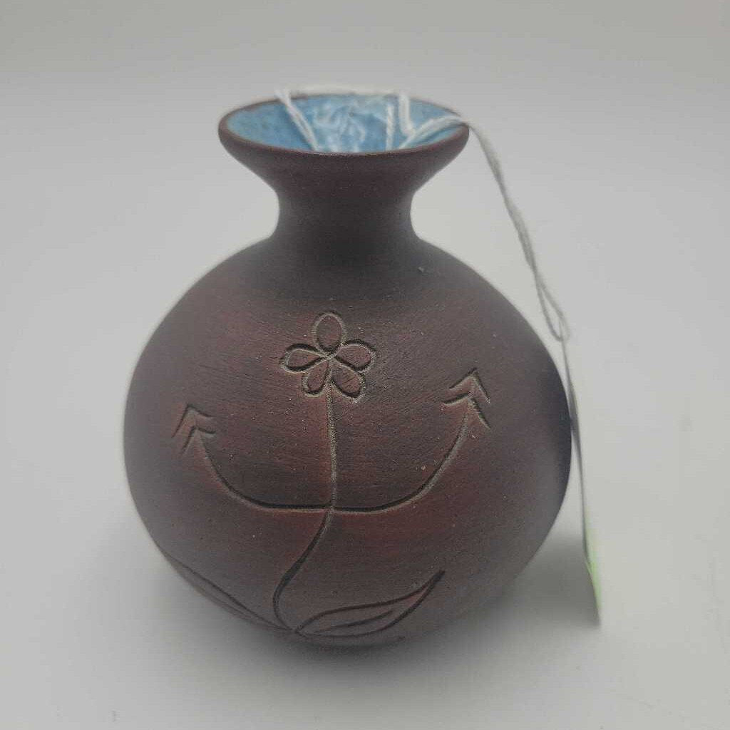 Six Nation Pottery vase (DEB)