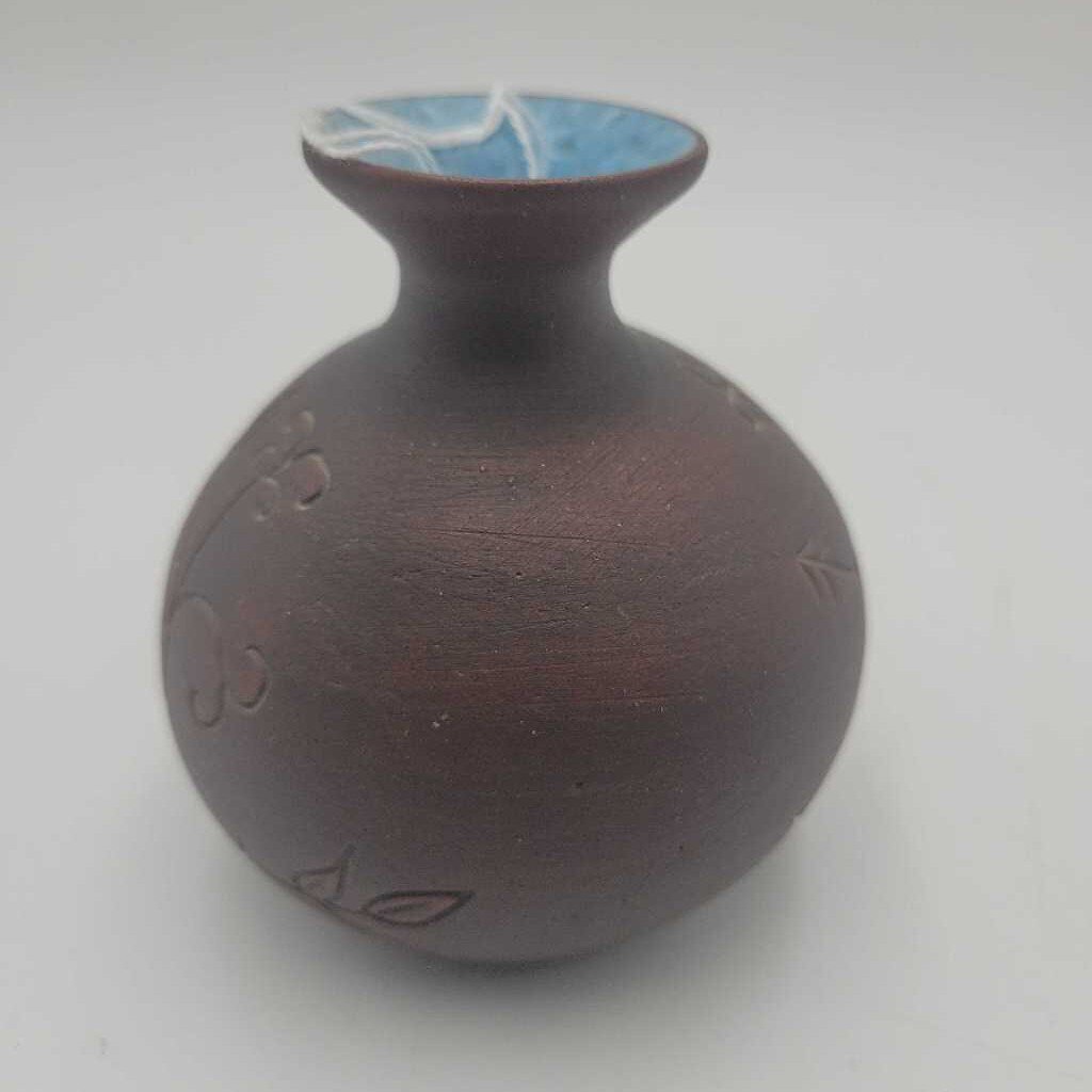 Six Nation Pottery vase (DEB)