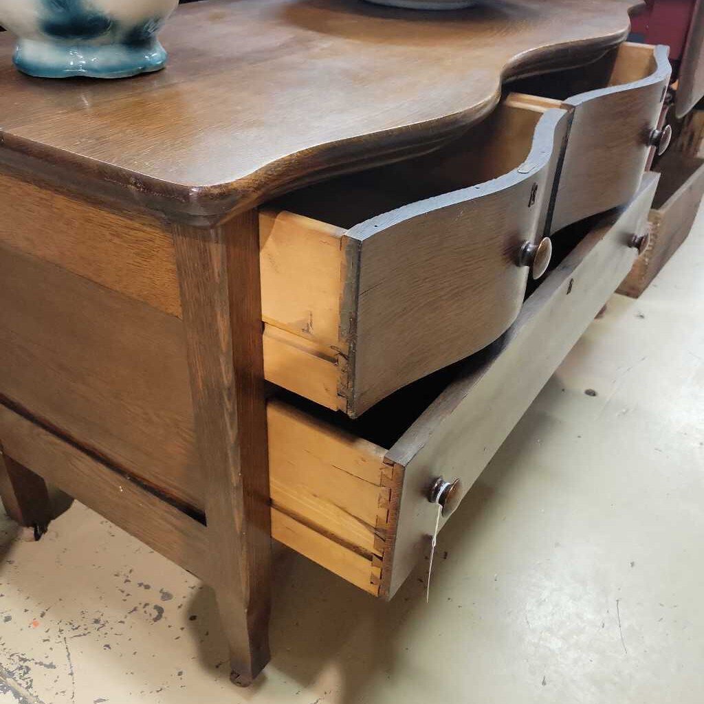 Vintage Dresser (GEC)