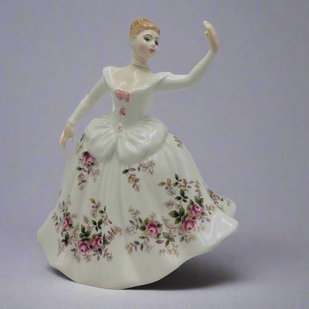 Royal Doulton "Shirley" (DEB) HN2702