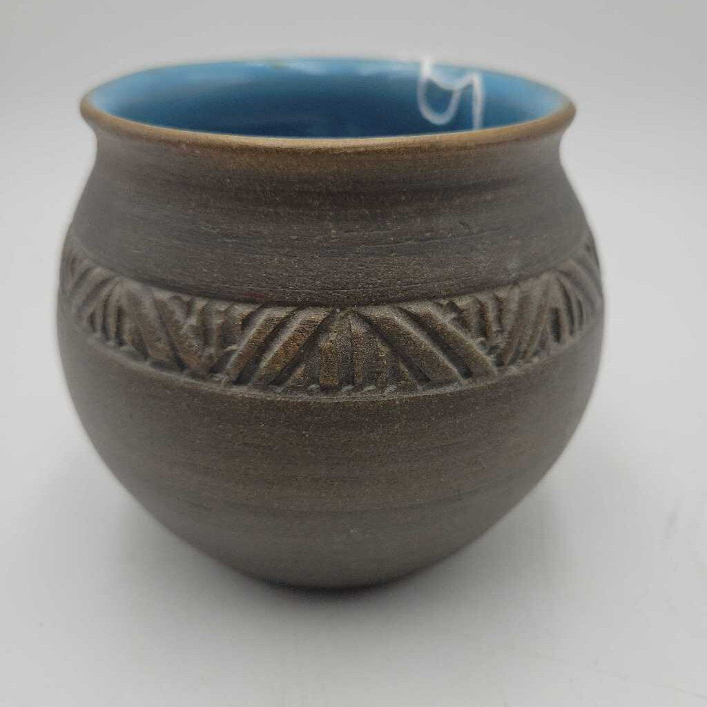 Six Nations Pottery Pot Signed HLS (DEB)