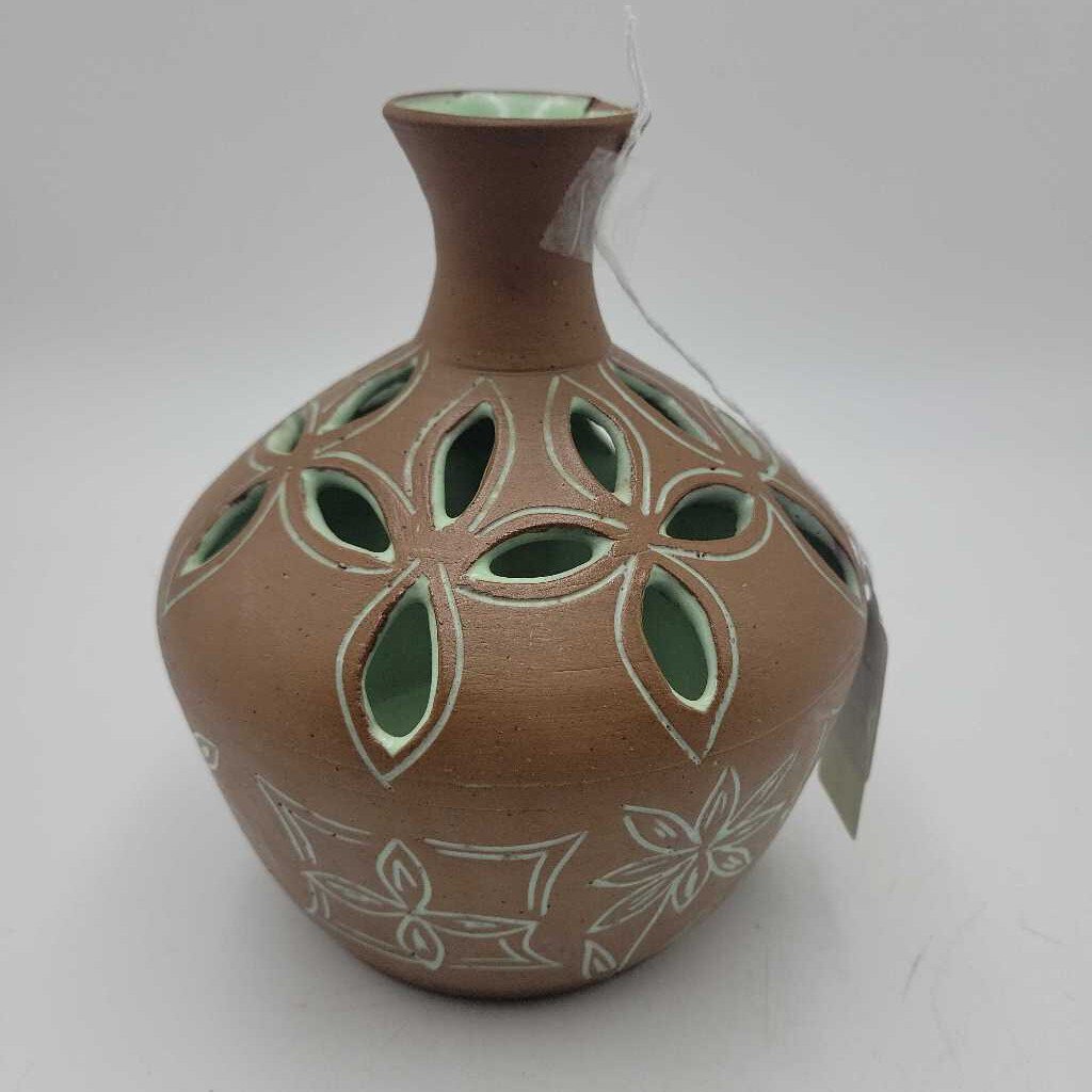 Six Nations Pottery Bell Signed Sylvia Smith (DEB) as is