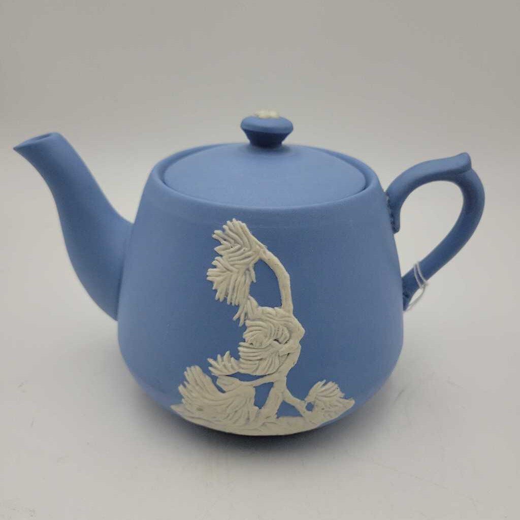 Canadian E pottery Tea pot (DEB)