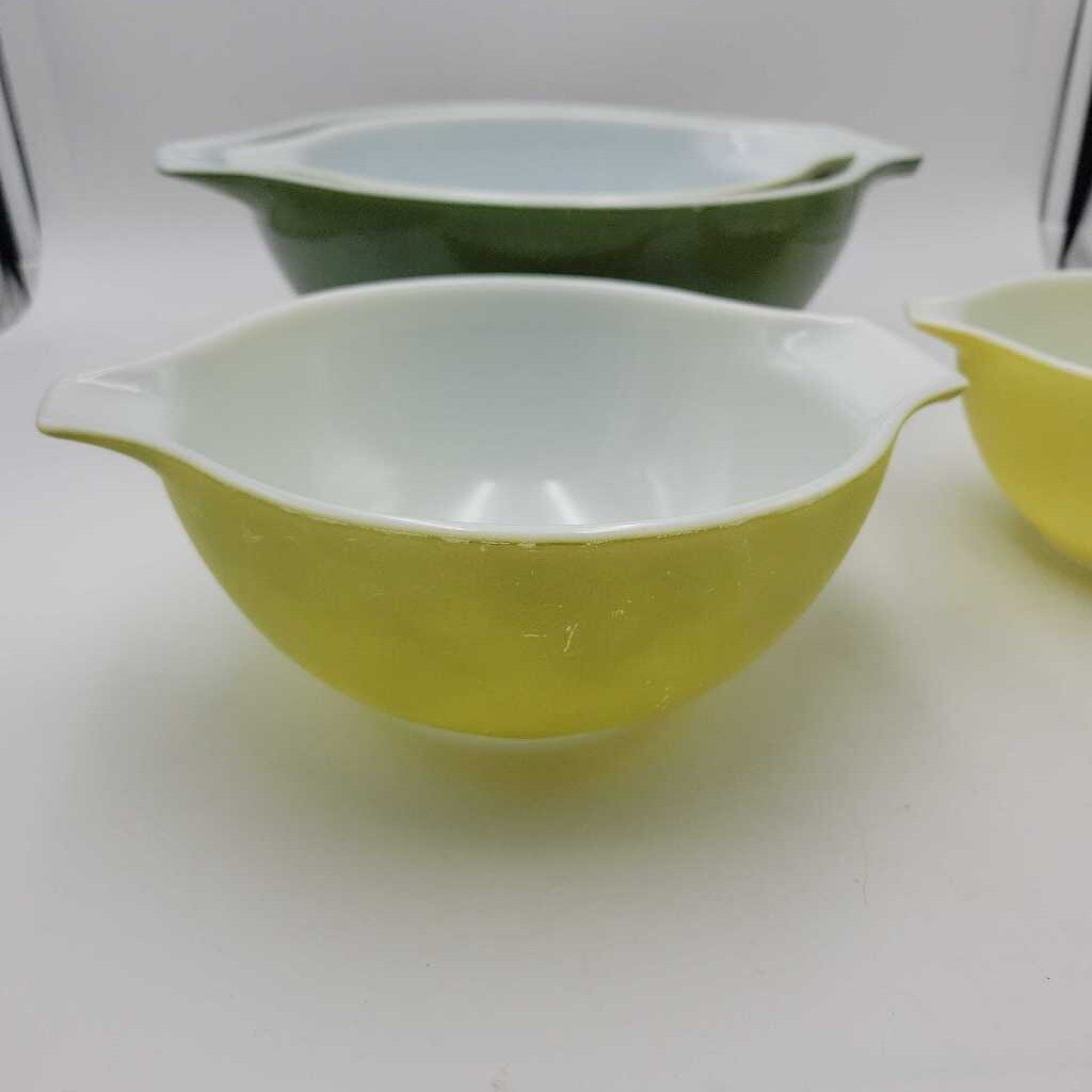 Set of 4 1960s Pyrex Cinderella Nesting Bowls (0721)