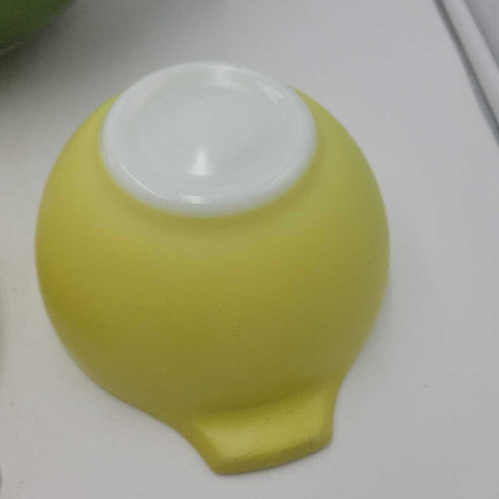 Set of 4 1960s Pyrex Cinderella Nesting Bowls (0721)