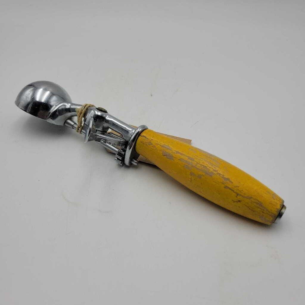 Vintage Tudhope Ice Cream Scoop (TWS)