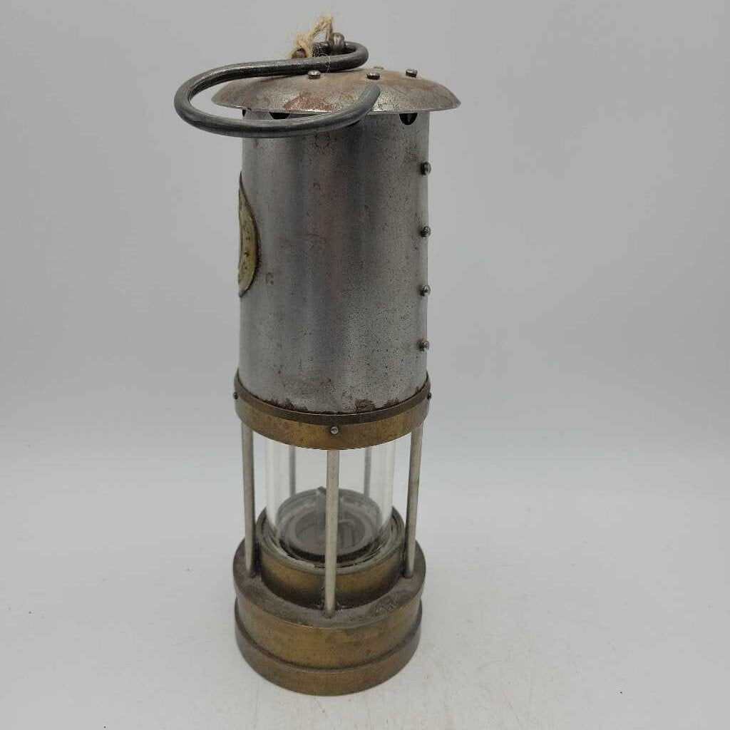 E. Thomas Williams Ltd. Miner's Lamp (Wales) - Cambrian No. 66886 (SAL)