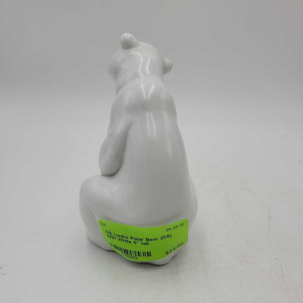 Lladro Polar Bear (DS) 3221